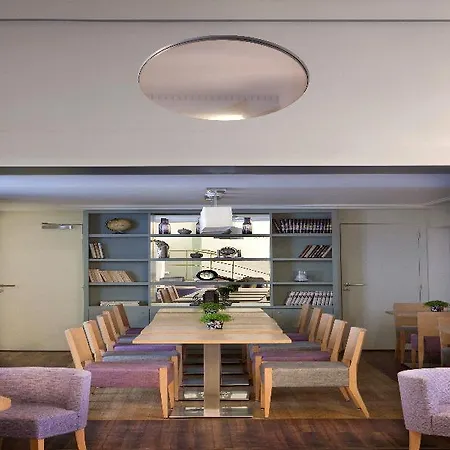 Leonardo Boutique Opera Otel 4*