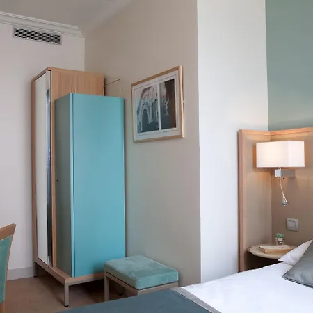 Otel Leonardo Boutique Opera 4*