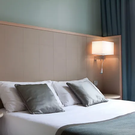 Leonardo Boutique Opera 4*