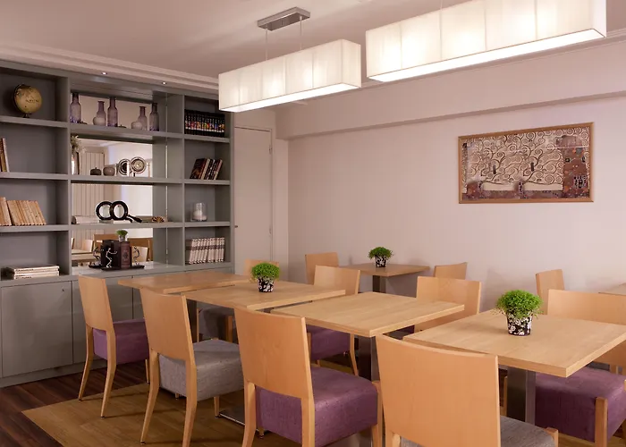 Leonardo Boutique Opera Szálloda 4*