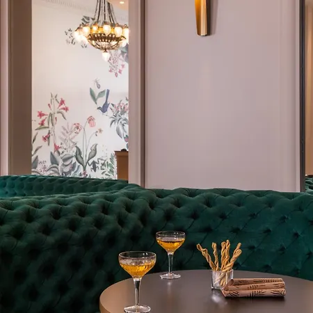 Leonardo Boutique Opera Paris