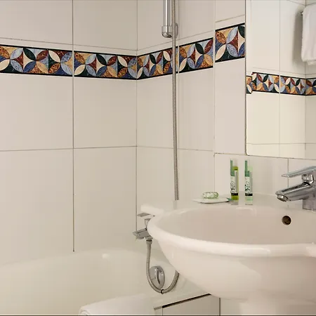 Szálloda Leonardo Boutique Opera 4*