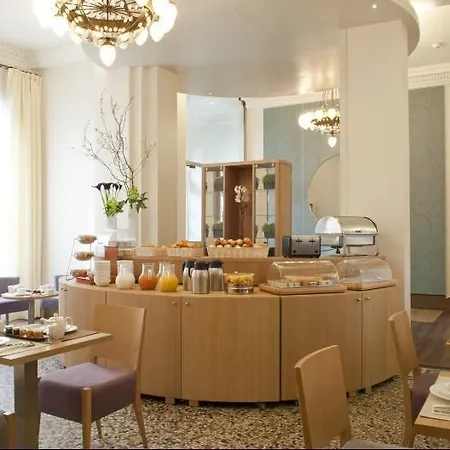 Leonardo Boutique Opera Hotel 4*