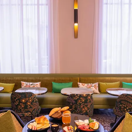 Hotel Leonardo Boutique Opera 4*