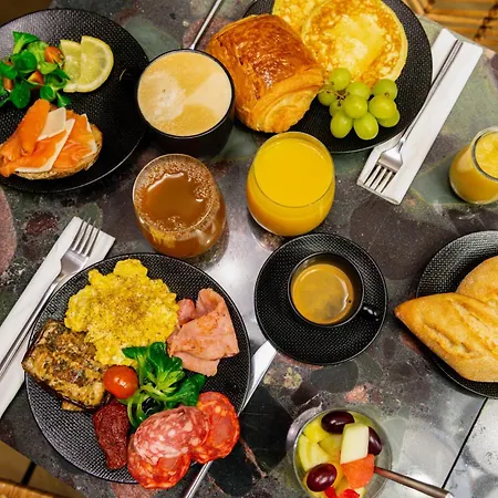 Leonardo Boutique Opera Paris