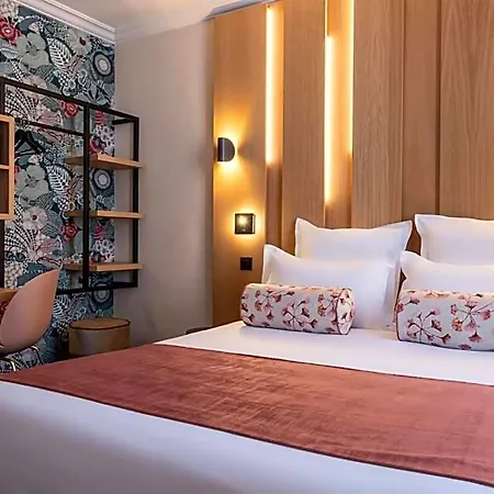 Leonardo Boutique Opera 4*
