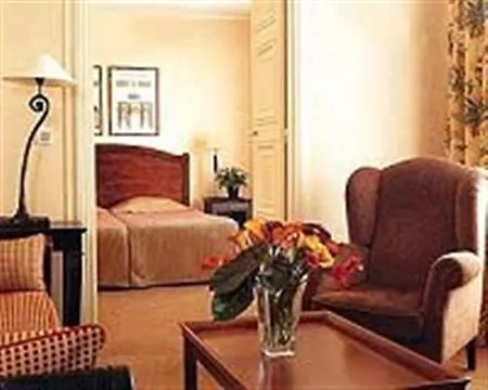 Leonardo Boutique Opera Hotel 4*