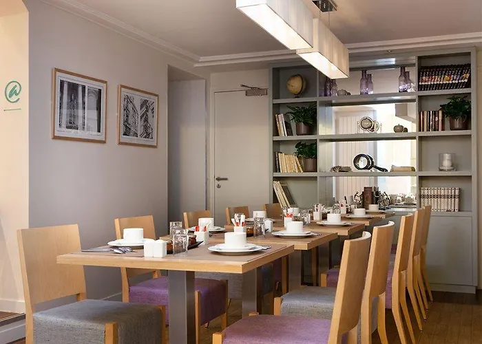 Leonardo Boutique Opera 4*