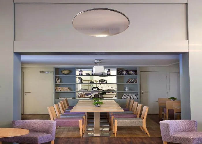 Leonardo Boutique Opera Hotel 4*