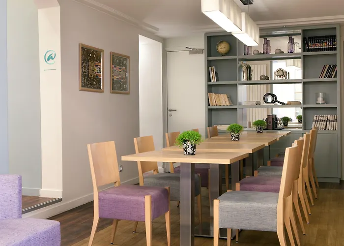 Leonardo Boutique Opera Hotel 4*