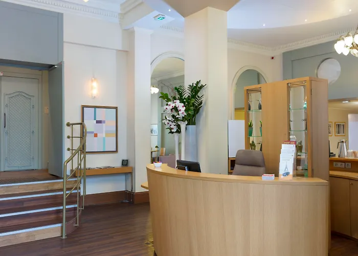 Leonardo Boutique Opera Hotel