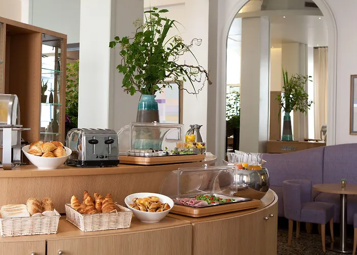 Leonardo Boutique Opera Hotel 4*