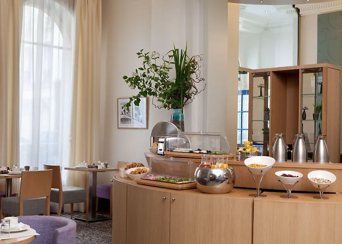 Leonardo Boutique Opera 4*