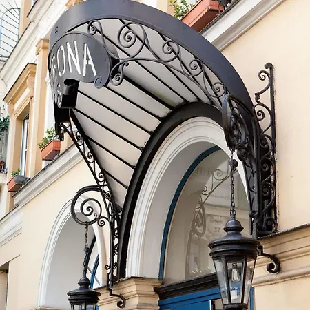 Opera Hotel