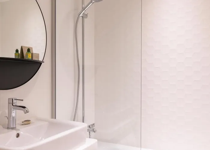 Leonardo Boutique Opera Отель 4*