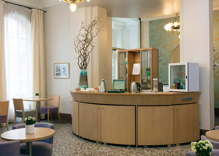 Leonardo Boutique Opera Париж