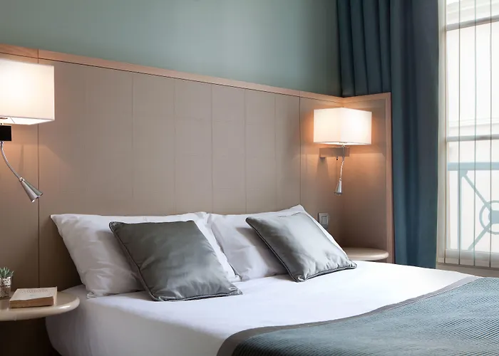 Leonardo Boutique Opera 4*