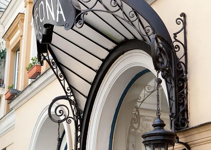 Leonardo Boutique Opera