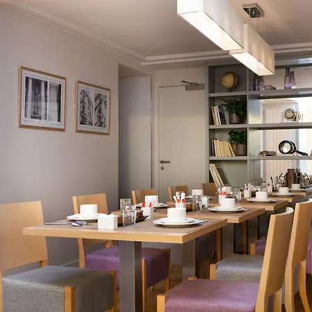 Leonardo Boutique Opera 4*