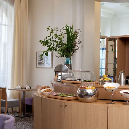 Leonardo Boutique Opera 4*