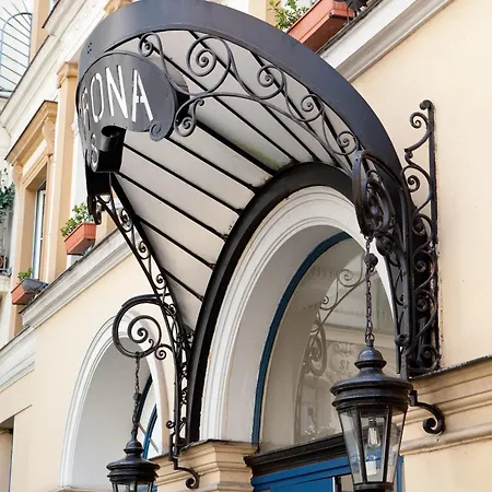 Leonardo Boutique Opera